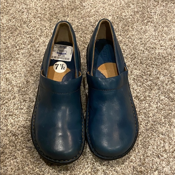 Women's Blue Leather Clogs - Picture 3 of 11